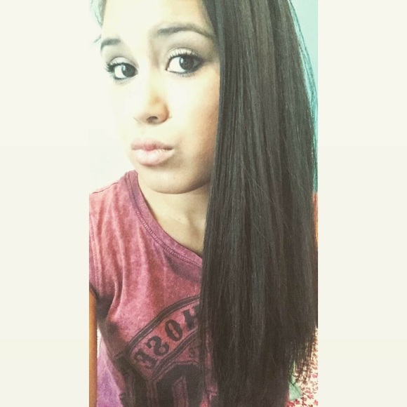 About Me 🌸 - Picture 2 of 6